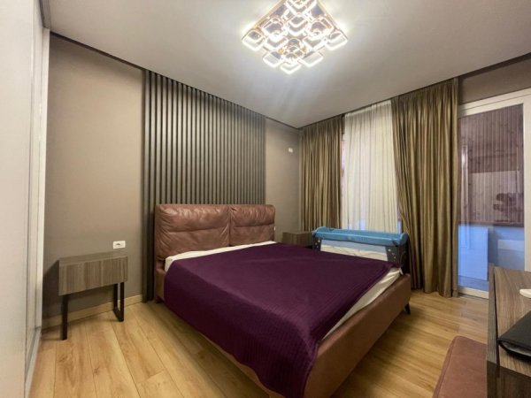 Tirane, jepet me qera apartament 2+1+Ballkon Kati 8, 100 m² 600 € (Rruga e Kavajes, Spitali Amerikan 3)