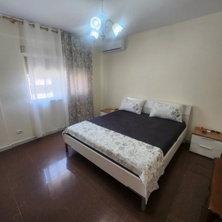 Durres, jepet me qera apartament 3+2+Ballkon Kati 4, 165 m² 600 € (Vollga, Durres)