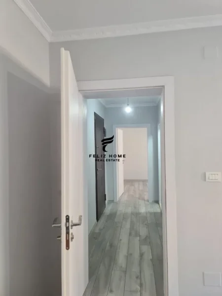 Tirane, shitet apartament 1+1+Ballkon Kati 3, 53 m² 128.000 € (21 DHJETORI)