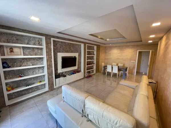 Tirane, shes apartament 2+1+Ballkon Kati 3, 115 m² 220.000 € (Liqeni i Thate)