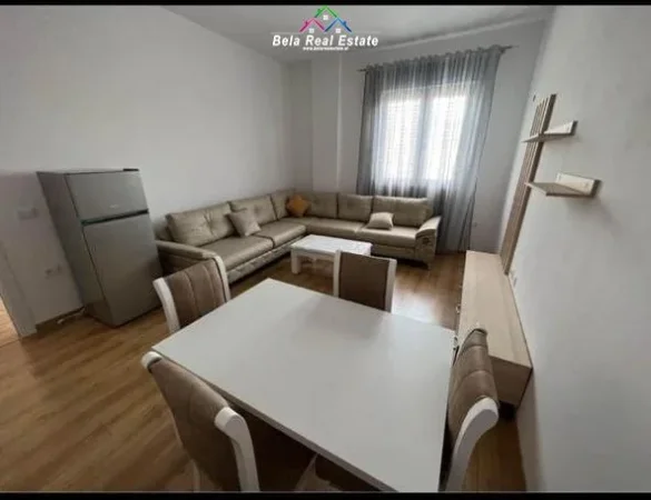 Tirane, jepet me qera Vile 2+1 Kati 1, 85 m² 400 € (kamez)