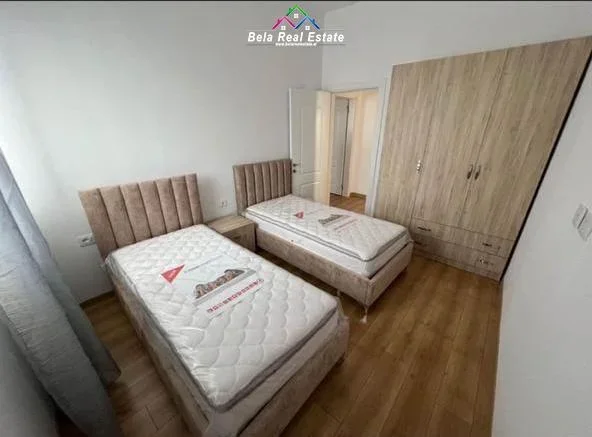 Tirane, jepet me qera Vile 2+1 Kati 1, 85 m² 400 € (kamez)