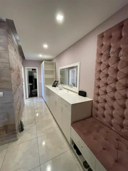 Tirane, shitet apartament 2+1+Ballkon Kati 3, 115 m² 215.000 € (Liqeni i Thate)