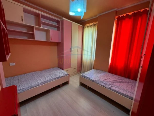 Tirane, shitet apartament 2+1 Kati 2, 93 m² 140.000 € (rruga e Zallit)