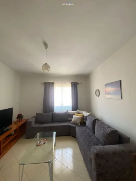 Tirane, jepet me qera apartament 2+1 Kati 8, 85 m² 400 € (astir)