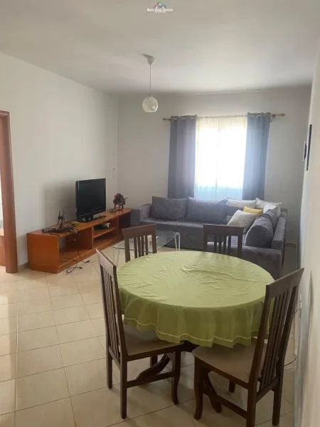 Tirane, jepet me qera apartament 2+1 Kati 8, 85 m² 400 € (astir)