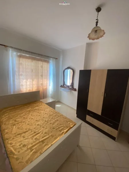 Tirane, jepet me qera apartament 2+1 Kati 8, 85 m² 400 € (astir)