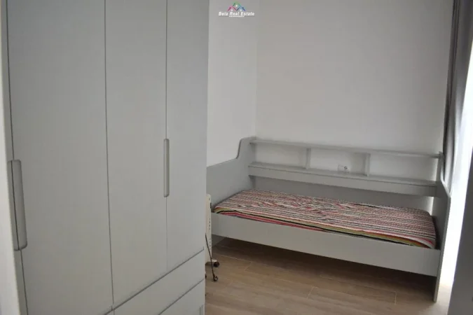 Tirane, jepet me qera apartament 2+1 Kati 8, 75 m² 600 € (fusha e aviacionit)