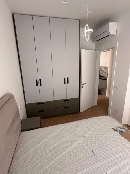 Tirane, jepet me qera apartament 2+1 Kati 8, 75 m² 600 € (fusha e aviacionit)