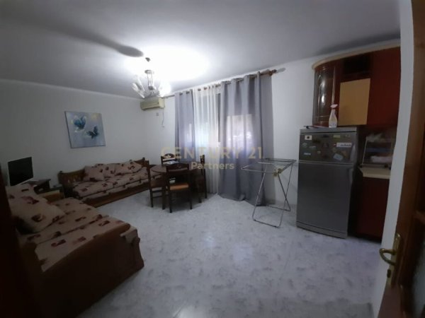 Tirane, jepet me qera apartament 1+1 Kati 1, 56 m² 400 € (Vasil Shanto, Rruga &quot;Irfan Tomini&quot;)