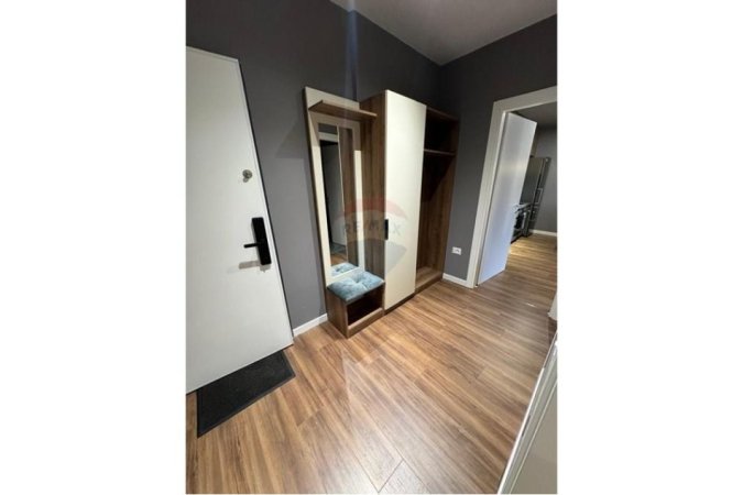 Tirane, jepet me qera apartament 1+1 Kati 5, 86 m² 800 € (Apartament 1+1 me qera tek Pazari i Ri)