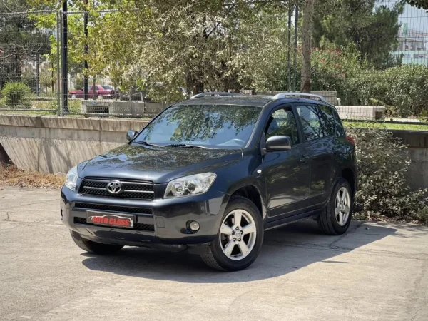 Tirane, shes SUV | Fuoristrad | Xhip TOYOTA RAV4 Nafte, gri e erret manuale Klima 158.000 km 5.900 €