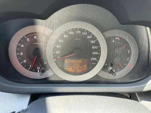 Tirane, shes SUV | Fuoristrad | Xhip TOYOTA RAV4 Nafte, gri e erret manuale Klima 158.000 km 5.900 €