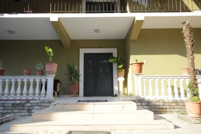 Tirane, shitet 3 Katshe Kati 3, 600 m² 500.000 € (Rruga:Muhamet Deliu)