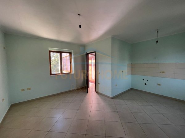 Tirane, shitet apartament 2+1 , 87 m² 98.000 € (Laprak)