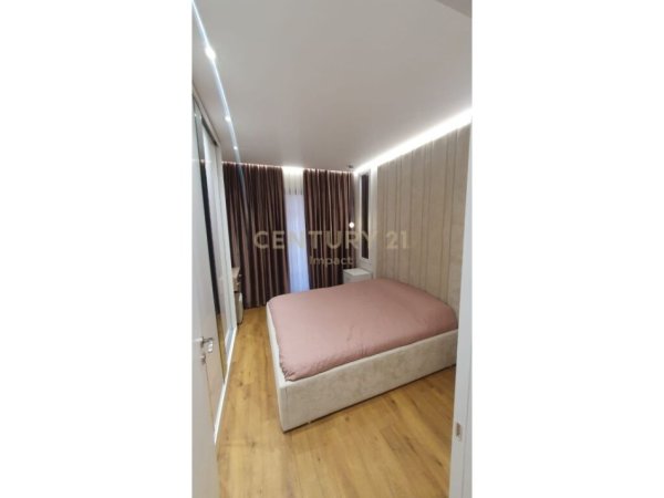 Tirane, jepet me qera apartament 2+1 Kati 6, 103 m² 1.000 € (RRUGA E DIBRES)