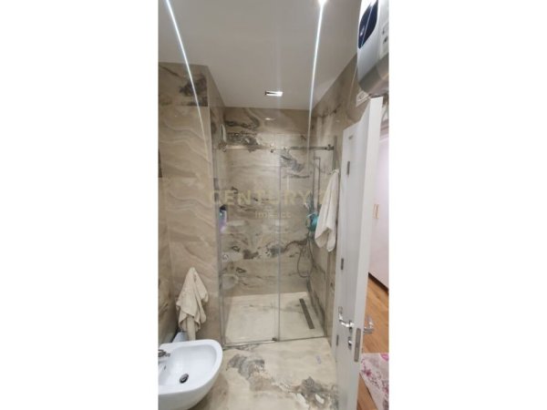 Tirane, jepet me qera apartament 2+1 Kati 6, 103 m² 1.000 € (RRUGA E DIBRES)
