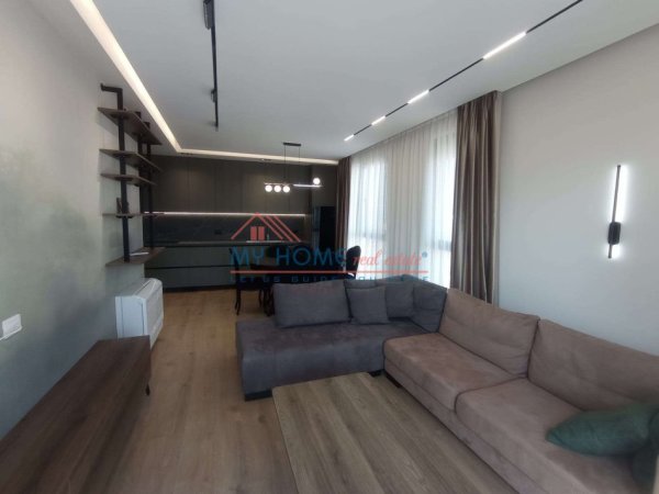 Tirane, jepet me qera apartament 2+1+Aneks+Ballkon Kati 7, 98 m² 620 € 
