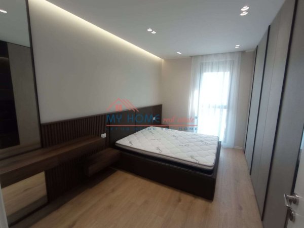 Tirane, jepet me qera apartament 2+1+Aneks+Ballkon Kati 7, 98 m² 620 € 