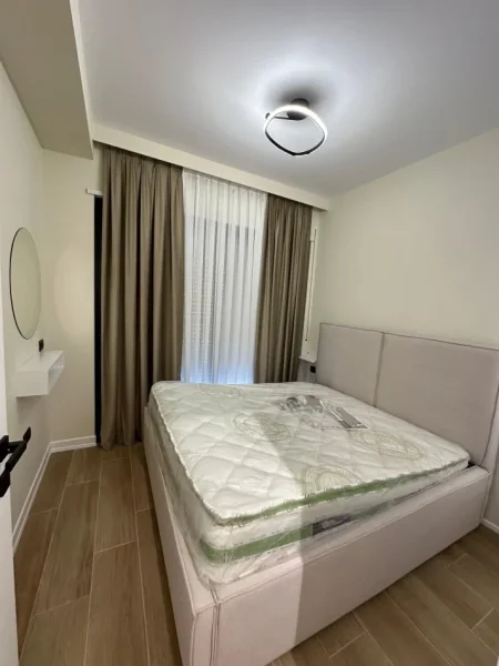 Tirane, jepet me qera apartament 1+1 Kati 5, 60 m² 800 € (Rr.Durrsit)