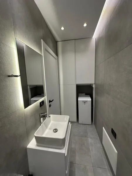 Tirane, jepet me qera apartament 1+1 Kati 5, 60 m² 800 € (Rr.Durrsit)