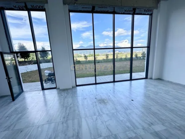 Tirane, shes ambjent biznesi Kati 0, 61 m² 163.000 € (REZIDENCA MARGA 2, BULEVARDI I RI)