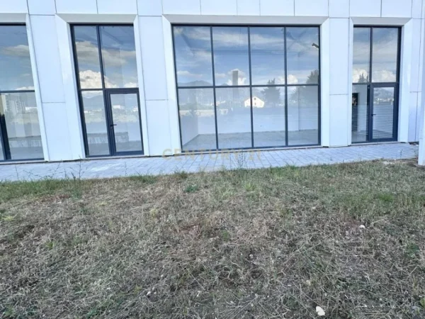 Tirane, shes ambjent biznesi Kati 0, 64 m² 171.000 € (REZIDENCA MARGA 2, BULEVARDI I RI)