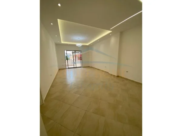 Tirane, shitet apartament 2+1+Ballkon Kati 2, 115 m² 125.000 € (Fresk)