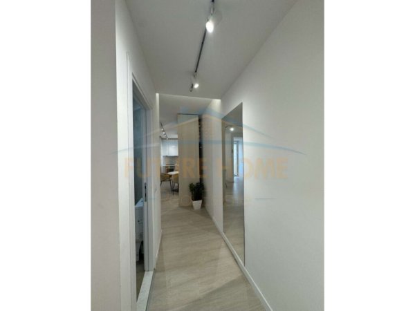 Tirane, jepet me qera apartament 1+1+Ballkon Kati 1, 55 m² 500 € (Komuna e Parisit)