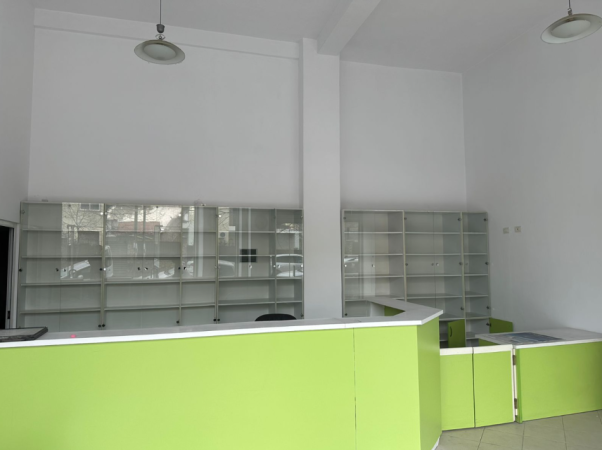 Tirane, jepet me qera ambjent biznesi Kati 0, 52 m² 400 € (rruga endri keko)