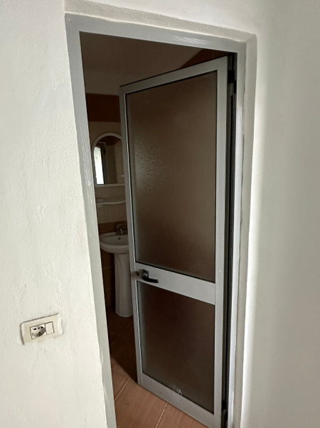 Tirane, jepet me qera ambjent biznesi Kati 0, 52 m² 400 € (rruga endri keko)