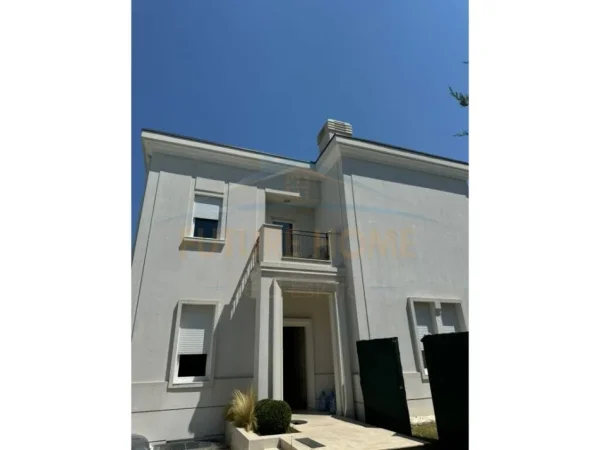 Tirane, jepet me qera Vile 4+1+Ballkon Kati 2, 300 m² 3.500 € (Teg)