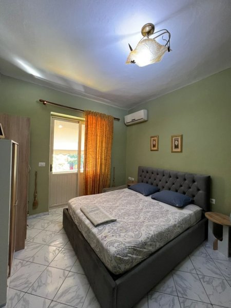 Tirane, jepet me qera apartament 1+1+Ballkon Kati 2, 60 m² 600 € (Bulevardi Zogu I)