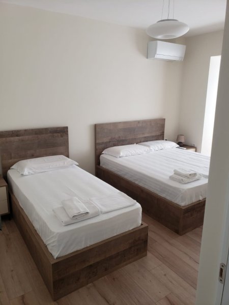 Shkoder, jap me qera apartament 1+1+Aneks+Ballkon Kati 3, 400 € 