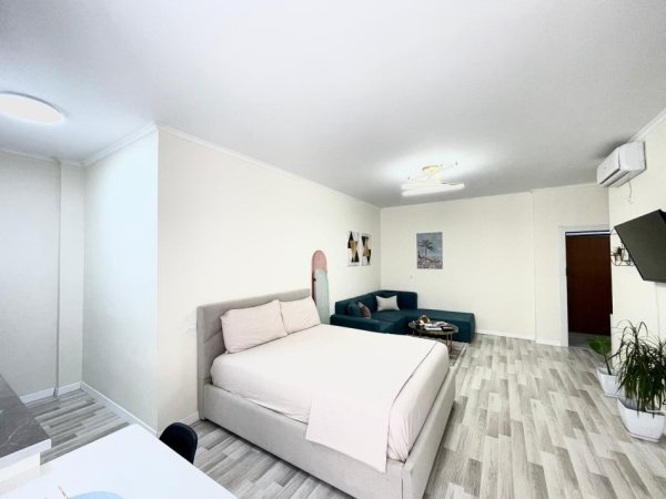 Tirane, jap me qera garsonier 1+1 Kati 3, 40 m² 500 € (Kafe Flora)