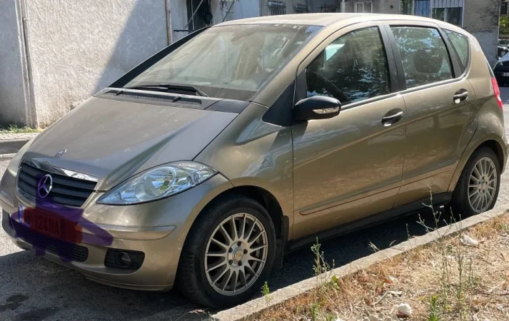 Tirane, shes makine Benz A Class Nafte, e argjendtë manuale Kondicioner 248.000 km 2.600 €