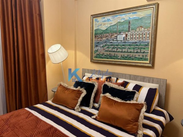 Tirane, jepet me qera apartament 2+1 Kati 1, 100 m² 800 € (Pazari i Ri, rruga Hoxha Tahsin)