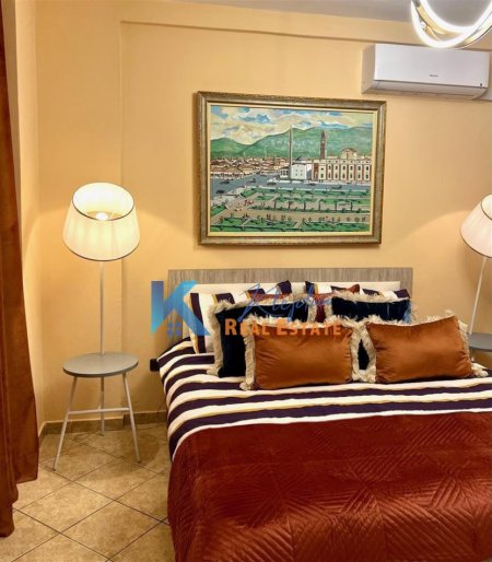 Tirane, jepet me qera apartament 2+1 Kati 1, 100 m² 800 € (Pazari i Ri, rruga Hoxha Tahsin)