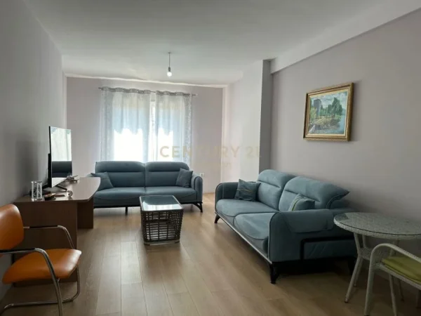 Tirane, jepet me qera apartament 1+1 Kati 1, 67 m² 450 € (SIMA COM)