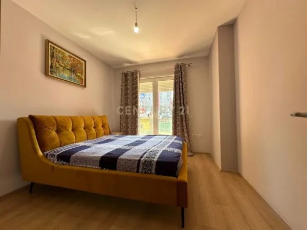 Tirane, jepet me qera apartament 1+1 Kati 1, 67 m² 450 € (SIMA COM)