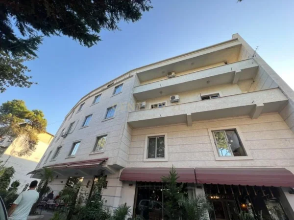 Tirane, shes ambjent biznesi Kati 0, 1.510 m² (XHAMLLIK)