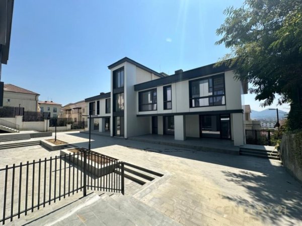 Tirane, shes apartament 2+1+Aneks+Ballkon Kati 1, 152 m² 400.000 € (Prane Pallatit te Brigadave Tirana, Albania)