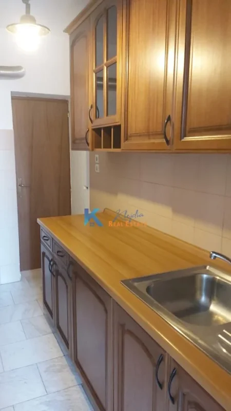 Tirane, jepet me qera apartament 2+1 Kati 4, 90 m² (Rruga Fortuzi, afer shkolles Asim Vokshi)