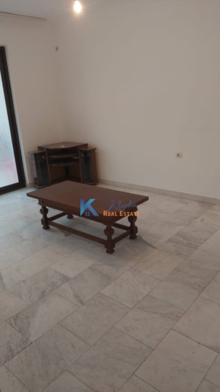 Tirane, jepet me qera apartament 2+1 Kati 4, 90 m² (Rruga Fortuzi, afer shkolles Asim Vokshi)