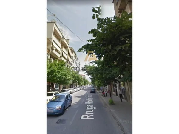 Tirane, shitet lokal Kati 0, 100 m² 620.000 € (Hoxha Tahsim)