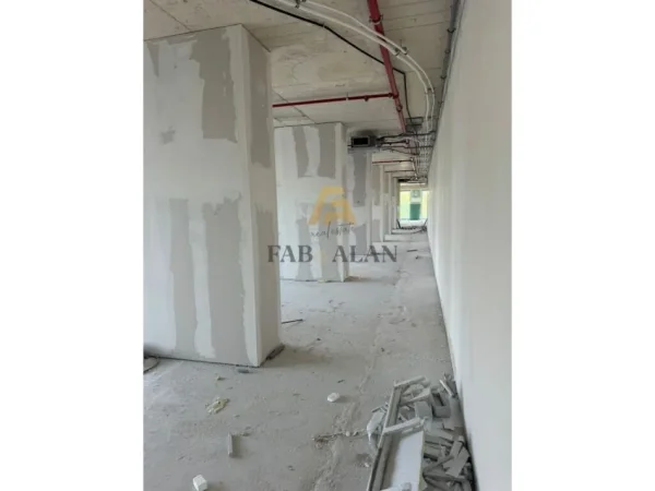 Tirane, shitet dyqan Kati 3, 77 m² 421.700 € (Rruga e Elbasanit, Downtown Tirana)