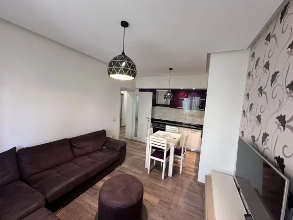 Tirane, jepet me qera apartament 2+1+Aneks+Ballkon Kati 3, 80 m² 600 € (DURRESIT)