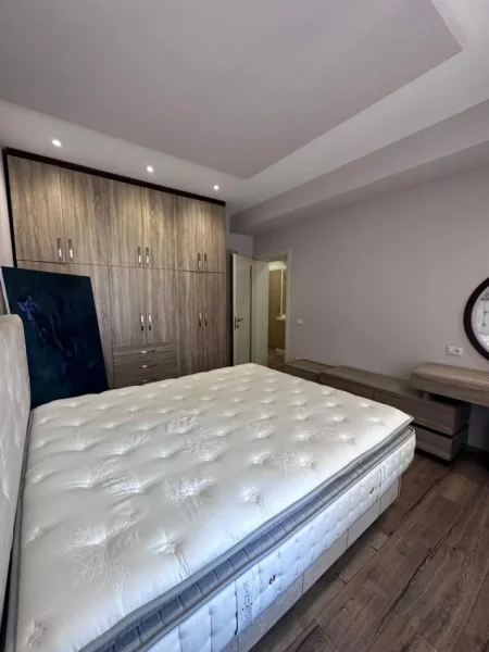 Tirane, jepet me qera apartament 2+1+Aneks+Ballkon Kati 3, 80 m² 600 € (DURRESIT)