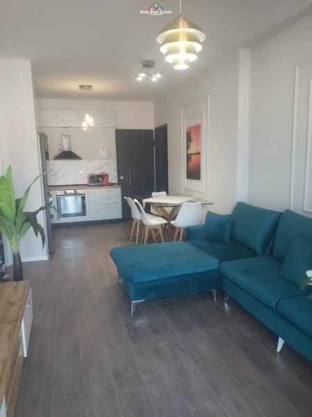 Tirane, jepet me qera apartament 1+1+Ballkon Kati 21, 77 m² 900 € (rruga e kavajes)