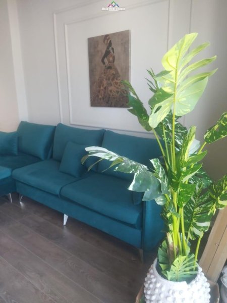 Tirane, jepet me qera apartament 1+1+Ballkon Kati 21, 77 m² 900 € (rruga e kavajes)